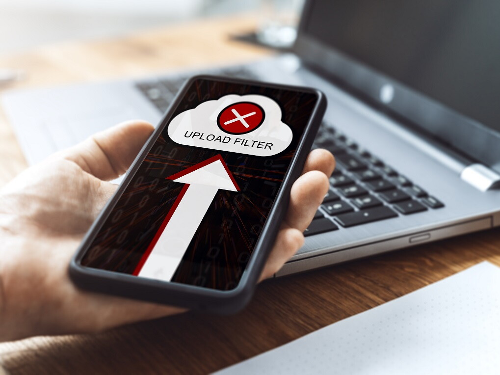 Handy mit Uploadfilter