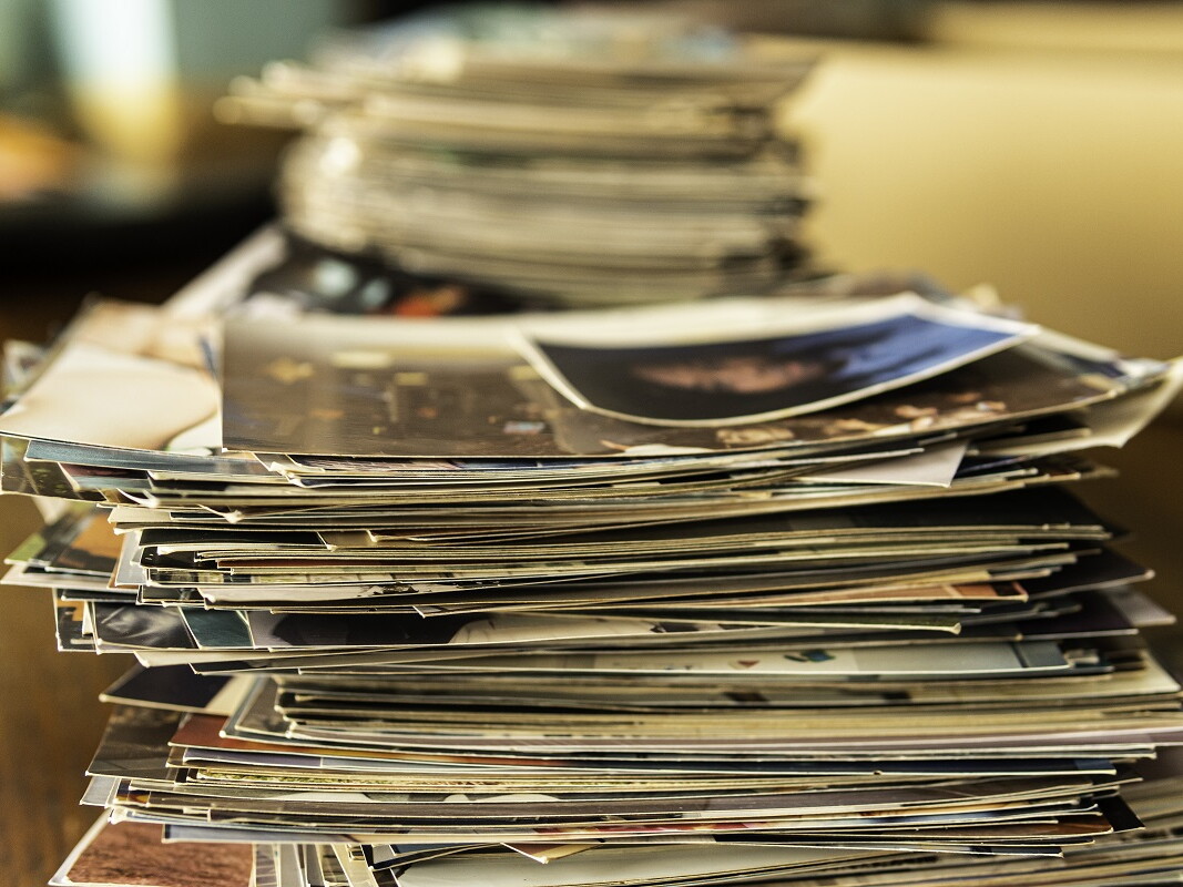 Stapel mit Fotografien