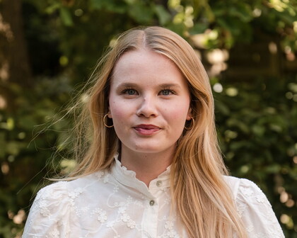 Porträt von Lina Jurisch bei Mueller.legal