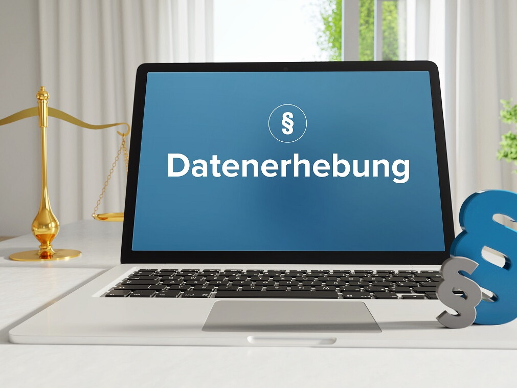 Laptop mit Schriftzug Datenerhebung auf dem Bildschirm
