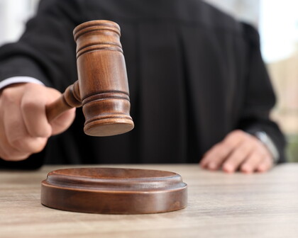 Richter am Richtertisch