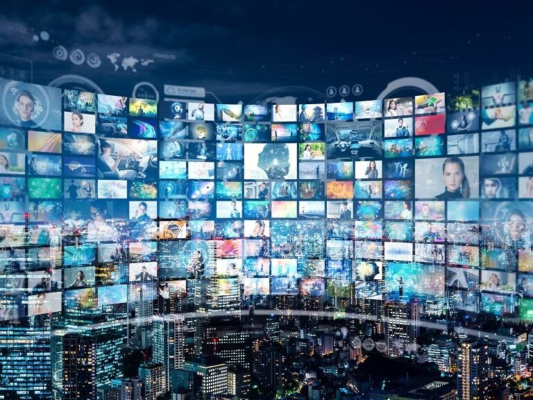 viele Monitore