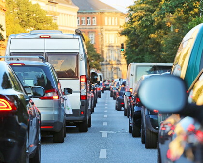 Stau im Stadtverkehr